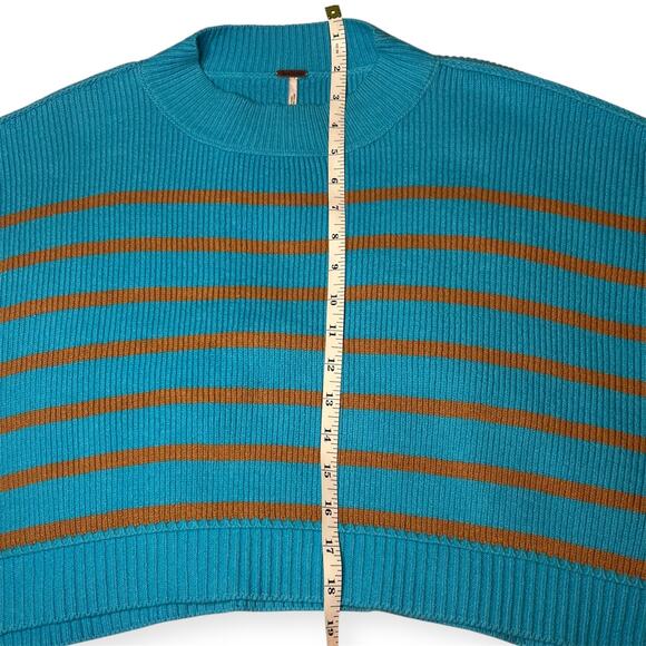 Free People Blue Striped Oversized Knit Sweater Pullover Long Sleeve Sz Small - Picture 9 of 10